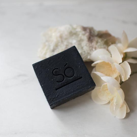 Charcoal Cleansing Bar | Só Luxury